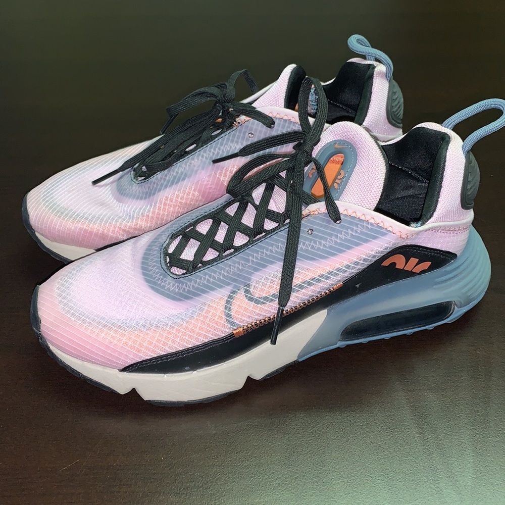 Nike Women's Air Max 2090 - size 7.5